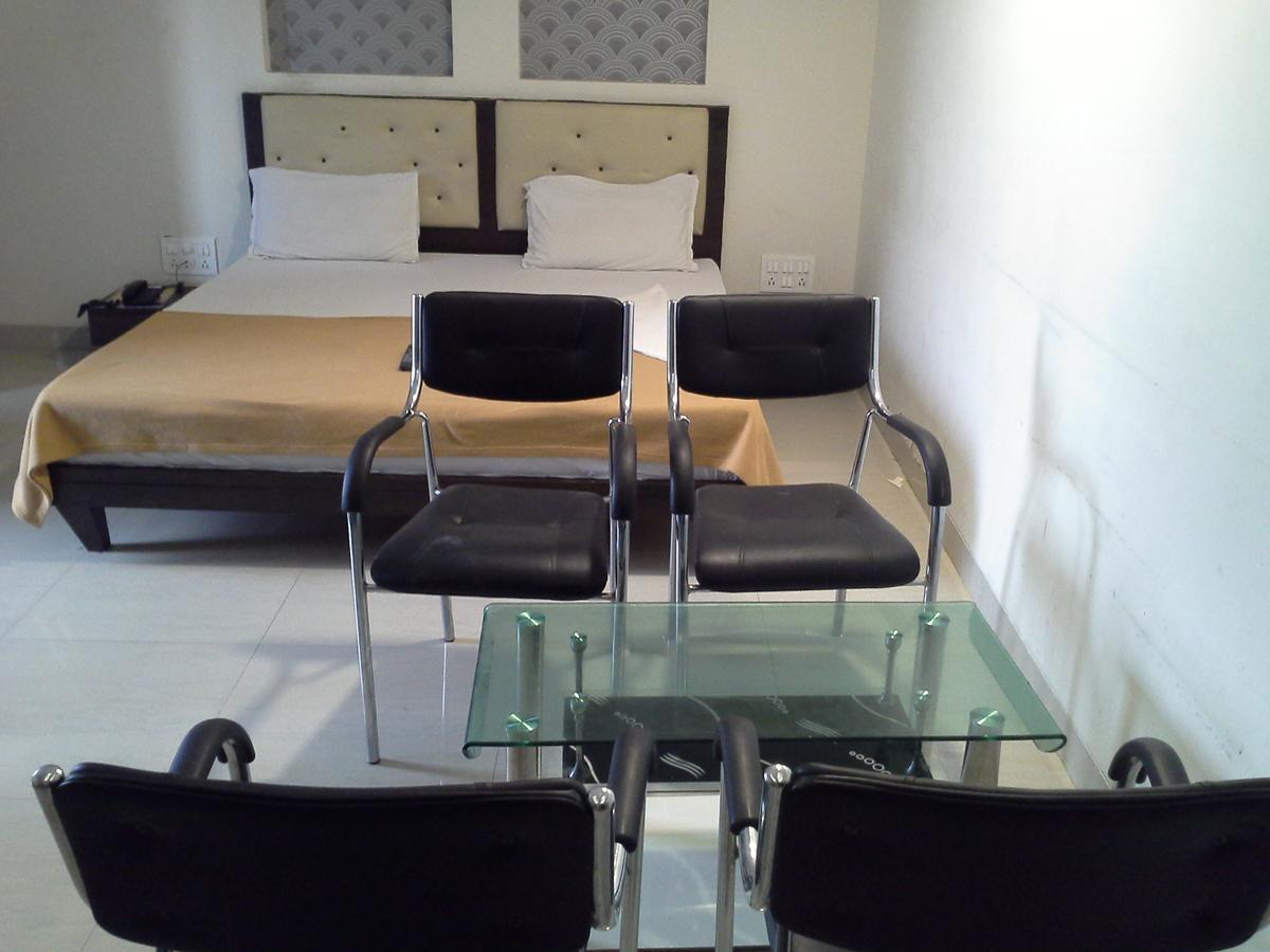 Hotel Galaxy Residency Vasai-Virar Exterior foto